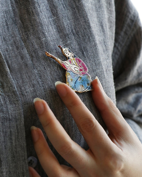 Baanooye Tār-zan Handmade Bronze Brooch