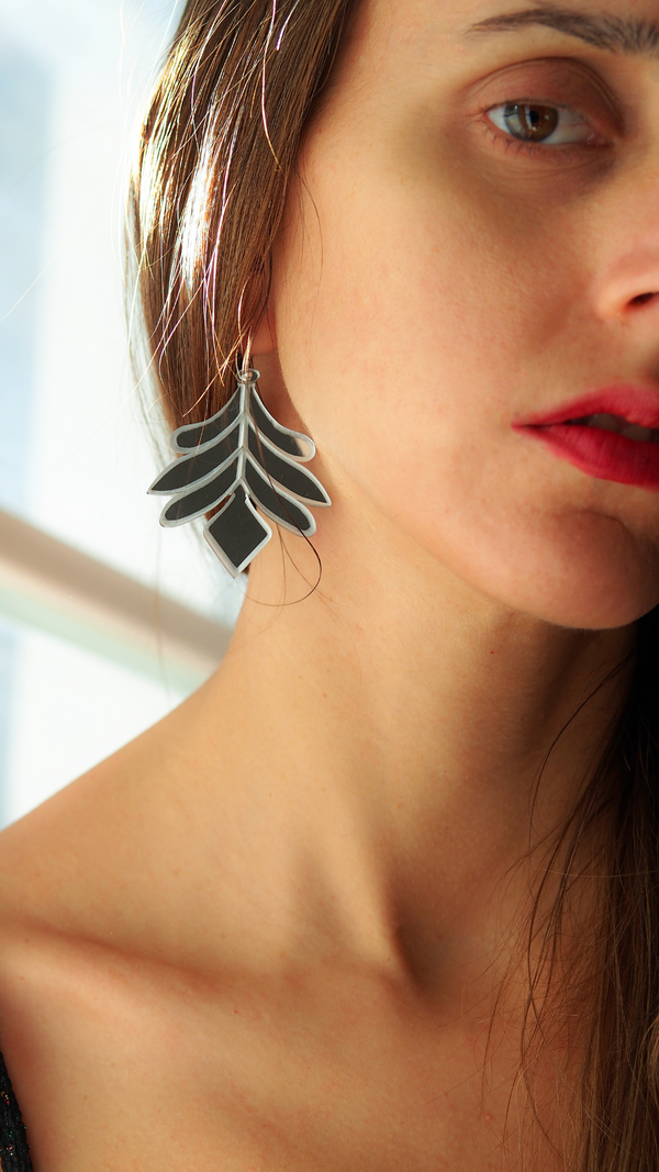 Almas Mirror Earring