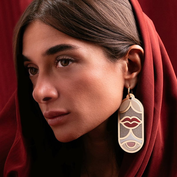 Artemis Earring – Cream & Red