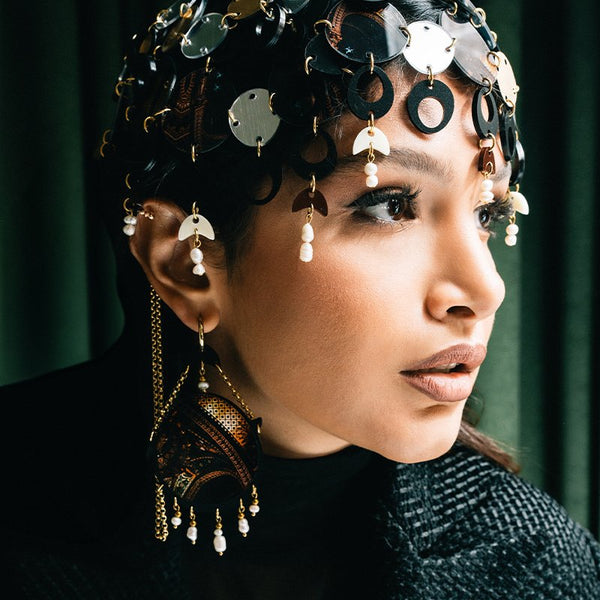 Baroque Earring – Black