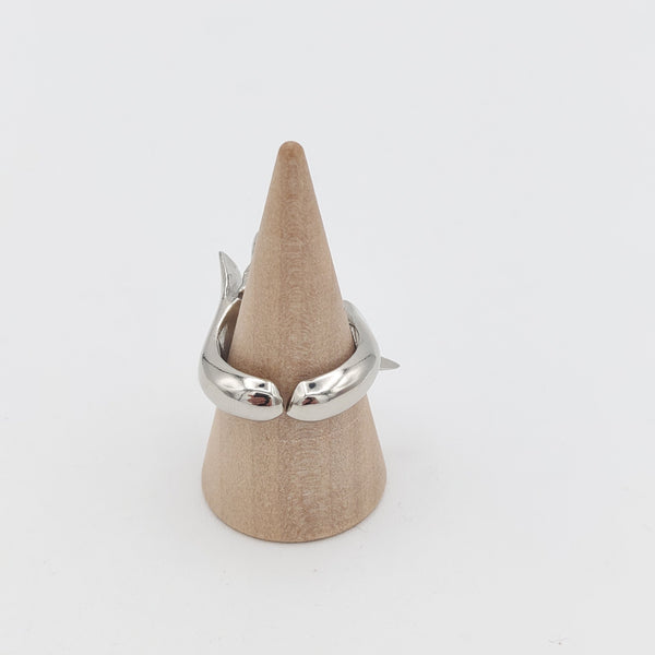 Beshno Calligraphy Ring