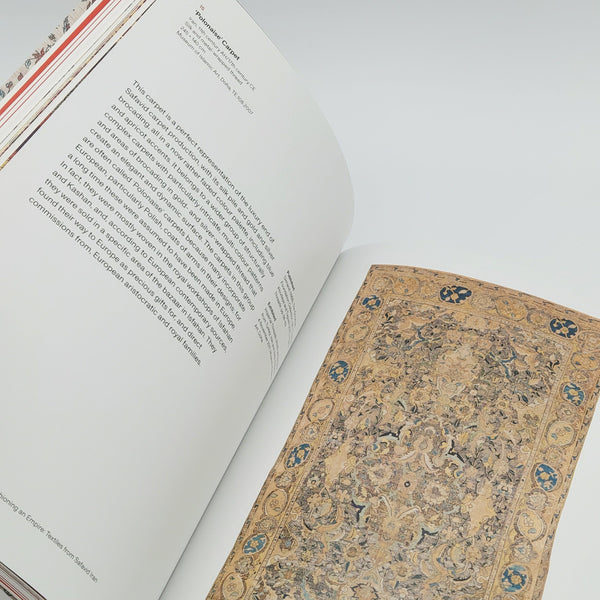 Fashioning an Empire: Textiles from Safavid Iran - (Paperback)