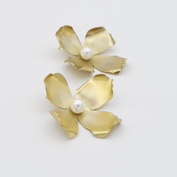 Flower & Pearl Earrings
