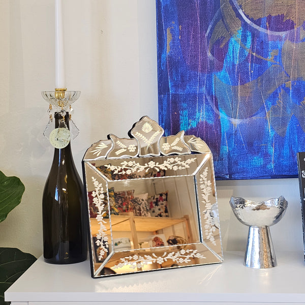Roya Tabletop Mirror