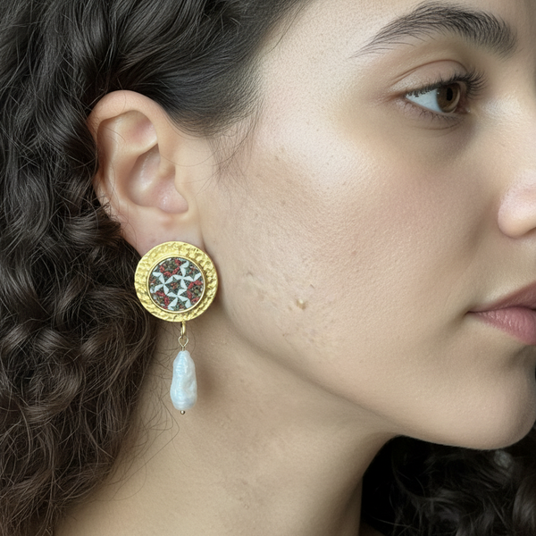 Ava Round Pearl Earrings