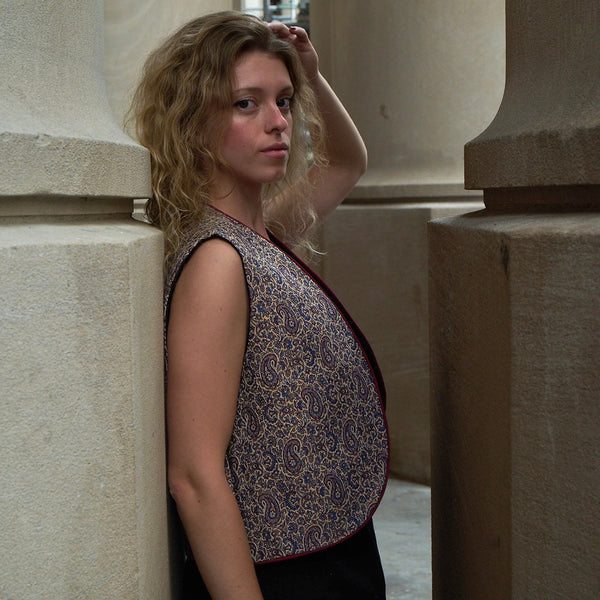 Divan Vest