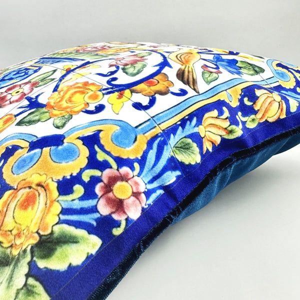 Nava Pillow