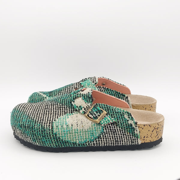 Green & Black Vintage Sandals [Size 6.5]