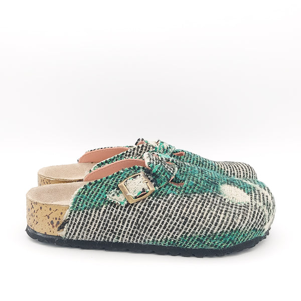 Green & Black Vintage Sandals [Size 6.5]