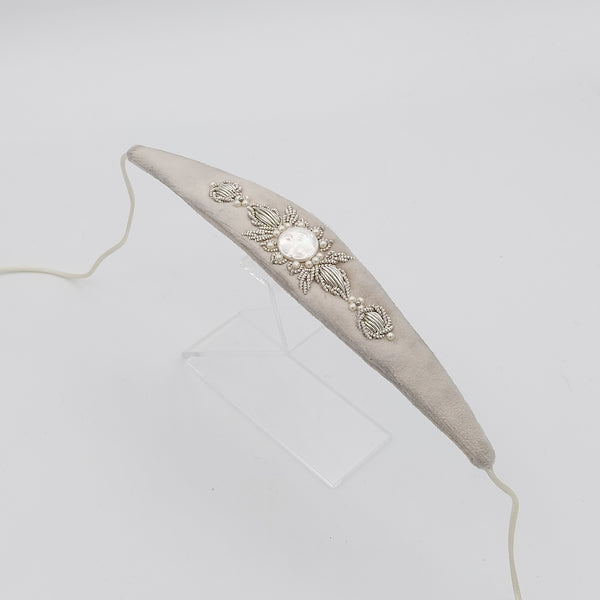 Cream Zinat Choker with Pearl